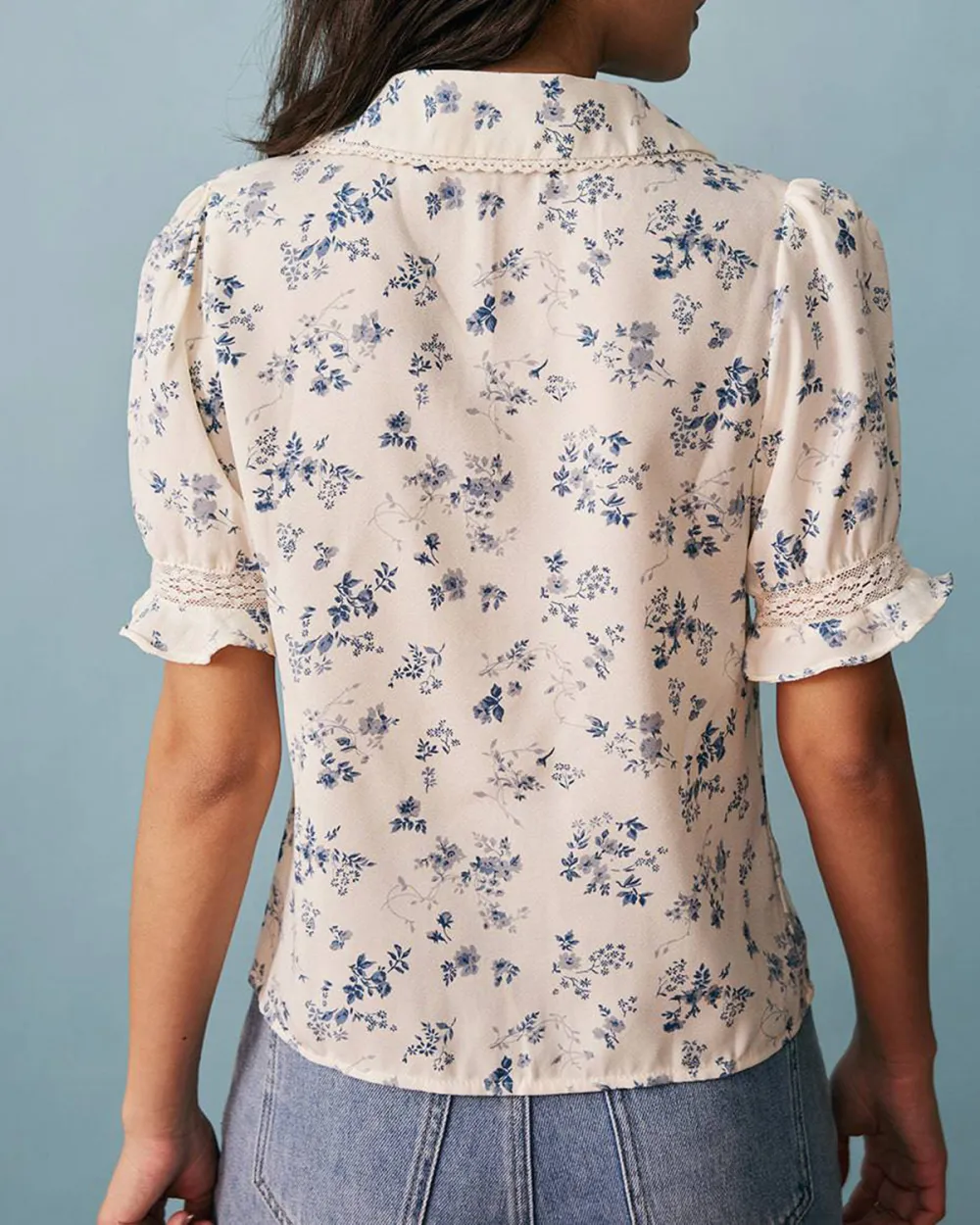 The Lace Spliced Pleated Floral Shir