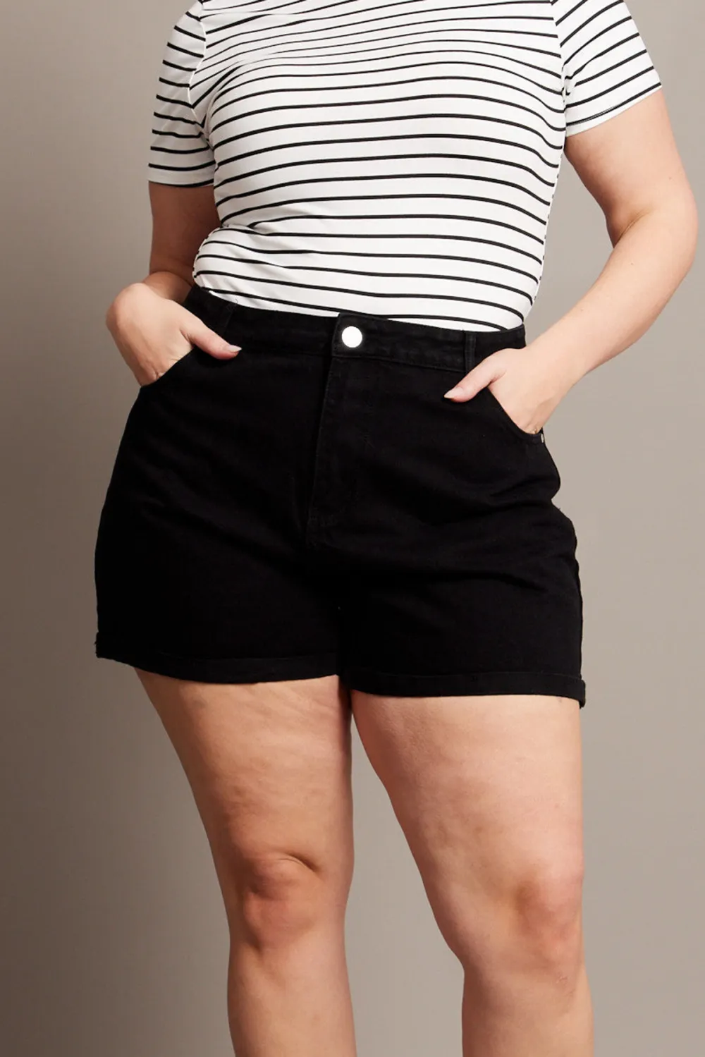 Black Mom Shorts High Rise