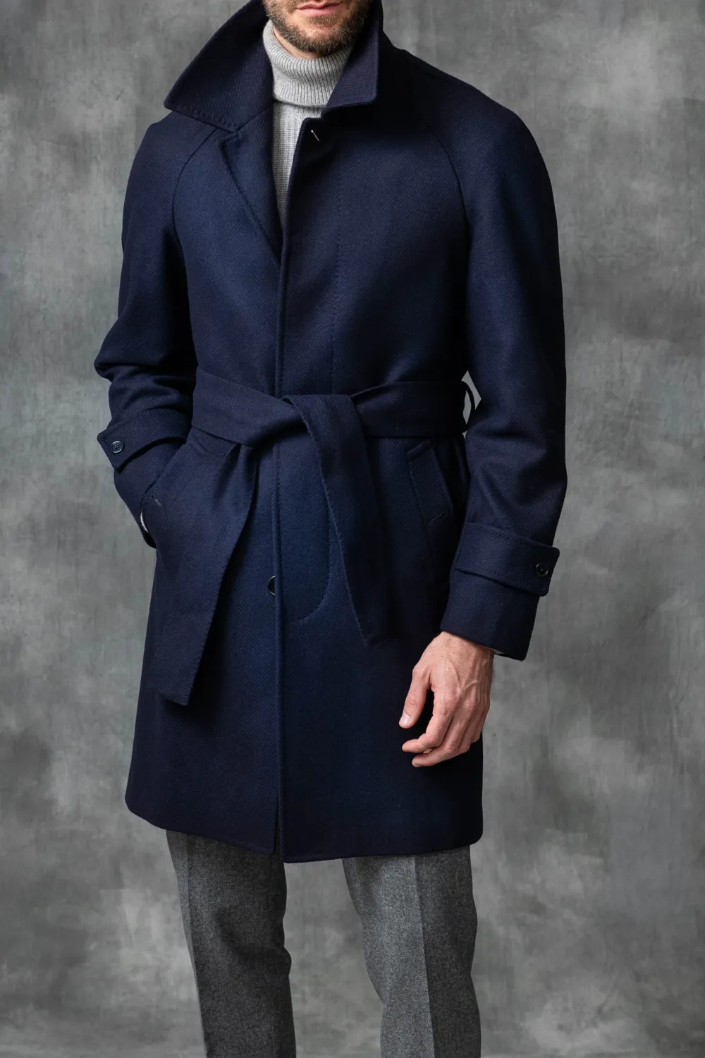 BLUE RAGLAN COAT IN LORO PIANA WOOL